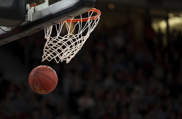 篮球直播图标 - NBA球员扣篮的精彩动作