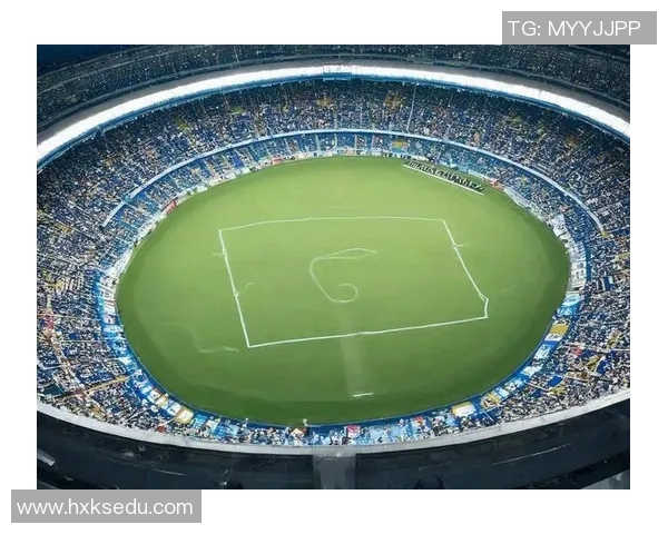 克罗斯在绿茵场上的传奇之路与未来展望：从球场巨星到战术大师的蜕变